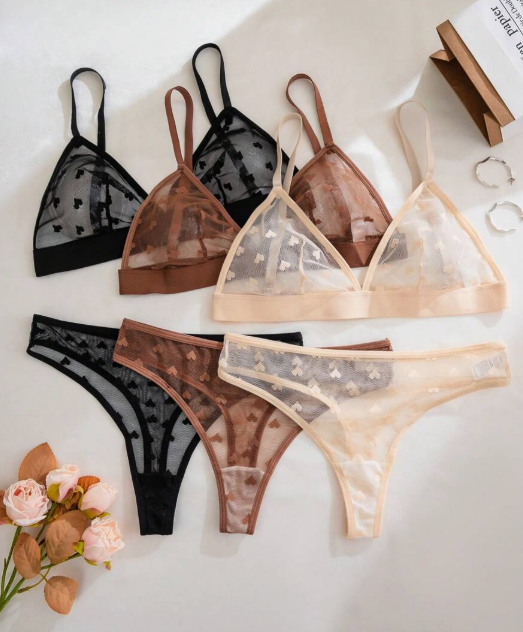Conjunto Heart Veil – Encaje Transparente con Corazones