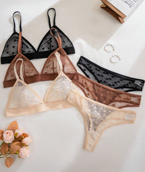 Conjunto Heart Veil – Encaje Transparente con Corazones